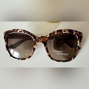 Women’s animal print  Sunglasses NWOT